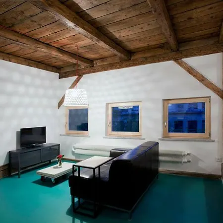 Awesome Studio In Old Town Apartment